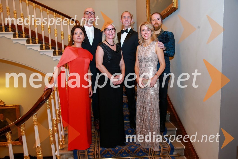  Kristina Levstek;  Peter Movrin, slovenski modni oblikovalec pri Alexander McQueen;  Nataša Arko, direktorica marketinga, SID Prva kreditna zavarovalnica;  Mike Camp;  Barbara Uranjek, direktorica, Britansko-slovenska gospodarska zbornica;  Dejan David Kemperl, Hiša LuksuzaChristmas Gala dinner