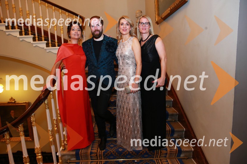 Kristina Levstek;  Dejan David Kemperl, Hiša Luksuza;  Barbara Uranjek, direktorica, Britansko-slovenska gospodarska zbornica;  Nataša Arko, direktorica marketinga, SID Prva kreditna zavarovalnicaChristmas Gala dinner