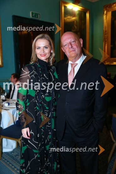  Katarina Kresal, pravnica in političarka, nekdanja ministrica za notranje zadeve;  Miro Senica, odvetnikChristmas Gala dinner