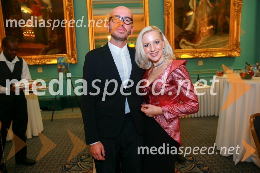  Peter Movrin, slovenski modni oblikovalec pri Alexander McQueen;  Nika Ambrožič Urbas, modna kreatorka in ustanoviteljica modne znamke Marija ModernaChristmas Gala dinner