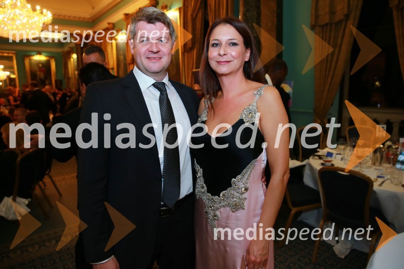  ... ;  Nina Kojima, dopisnica RTV v Združenem KraljestvuChristmas Gala dinner