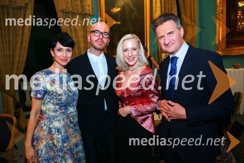 Dr. Jerca Legan Cvikl, antropologinja;  Peter Movrin, slovenski modni oblikovalec pri Alexander McQueen;  Nika Ambrožič Urbas, modna kreatorka in ustanoviteljica modne znamke Marija Moderna;  Milan Martin Cvikl, evropski funkcionarChristmas Gala dinner