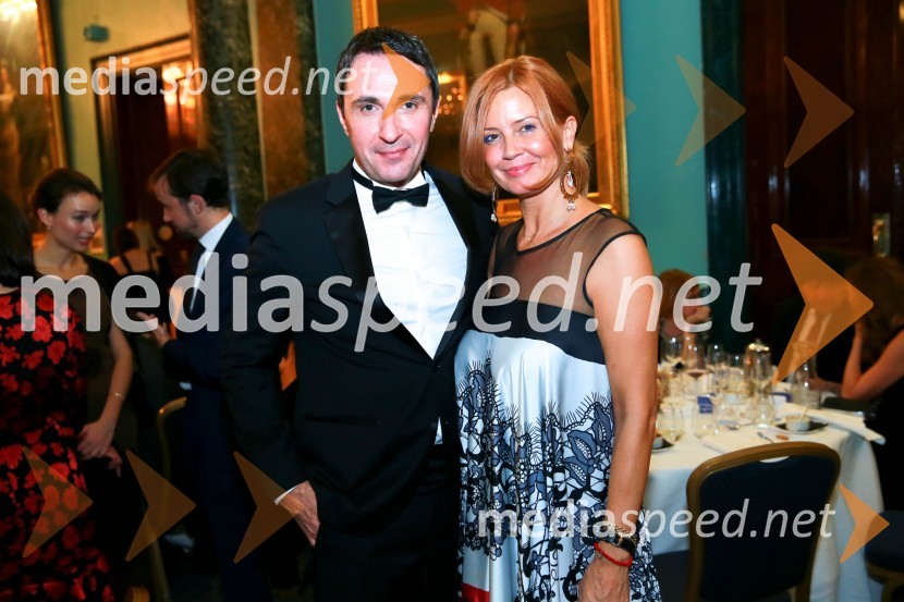  Gregor  Jamnik, direktor hotela Slon;  Urška Šefman Sojer, direktorica Kavarne Zvezda, slovenska dobitnica nagrade VCBWA 2017Christmas Gala dinner