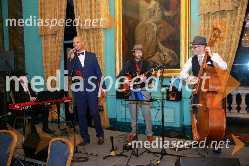  Peter Savizon, pevecChristmas Gala dinner