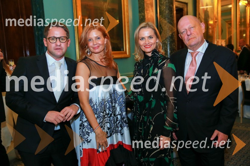  ... ;  Urška Šefman Sojer, direktorica Kavarne Zvezda, slovenska dobitnica nagrade VCBWA 2017;  Katarina Kresal, pravnica in političarka, nekdanja ministrica za notranje zadeve;  Miro Senica, odvetnikChristmas Gala dinner