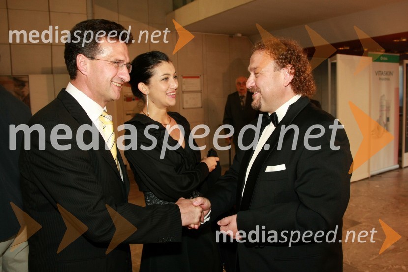 Milan M. Cvikl, poslanec, njegova spremljevalka Jerca Legan, pomočnica generalnega direktorja za strateško komuniciranje Kranjske investicijske družbe d.o.o. in Darko Brlek, direktor Festivala LjubljanaOtvoritev Festivala Ljubljana 2008: Kraljevi filharmonični orkester iz Londona