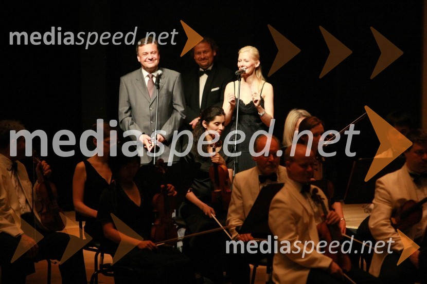 Zoran Jankovič, župan Ljubljane, Darko Brlek, direktor Festivala Ljubljana, ... in Kraljevi filharmonični orkester iz LondonaOtvoritev Festivala Ljubljana 2008: Kraljevi filharmonični orkester iz Londona