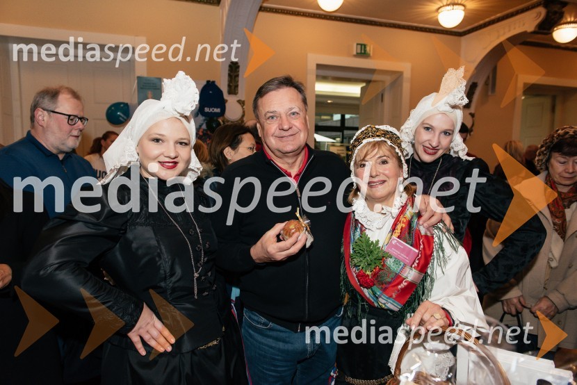  ... ;  Zoran Janković, župan, Mestna občina Ljubljana;  Doroteja Omahen, članica odbora za SILA GALA, urednica SILA kuharske knjigeV Ljubljani navdušil že 25. bazar Sila