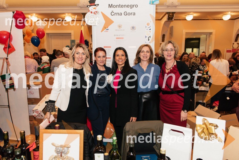  ... ;  ... ;  Marta Berglez, predsednica združenja SILA-IWCL;  ... ;  Ursula Szabo, koordinatorka, SILA IWCL BazarV Ljubljani navdušil že 25. bazar Sila