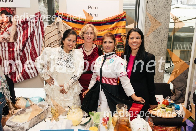  ... ;  Ursula Szabo, koordinatorka, SILA IWCL Bazar;  ... ;  Marta Berglez, predsednica združenja SILA-IWCLV Ljubljani navdušil že 25. bazar Sila