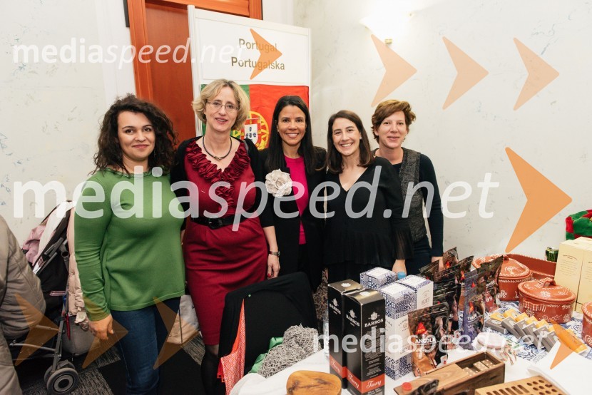  ... ;  Ursula Szabo, koordinatorka, SILA IWCL Bazar;  Marta Berglez, predsednica združenja SILA-IWCL;  ... ;  ... V Ljubljani navdušil že 25. bazar Sila
