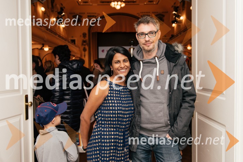  Vesna Nisha Dolinar, predsednica SILA 2012-2013 in lastnica restavracije Namaste;  ... V Ljubljani navdušil že 25. bazar Sila