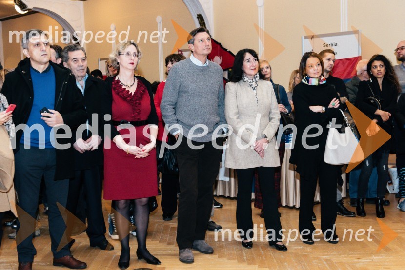  Ursula Szabo, koordinatorka, SILA IWCL Bazar;  Borut Pahor, predsednik Republike Slovenije;  Tanja Pečar, odvetnicaV Ljubljani navdušil že 25. bazar Sila