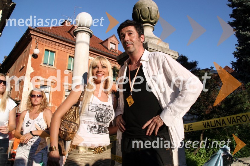 Brigita Šuler, pevka in Franci Kek, politik in novinarPozdrav poletju 2008