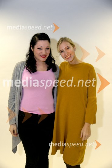 Maša Golob, violinistka in Maja Založnik, pevka