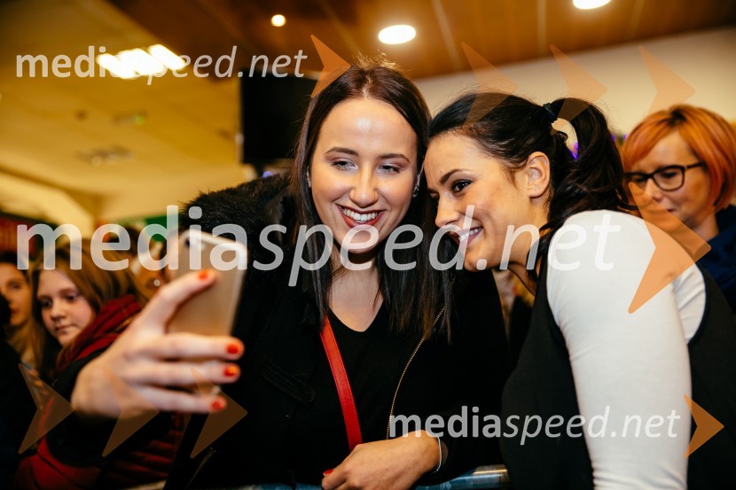 ... ;  Aneta Andollini, finalistka resničnostnega šova Kmetija 2018Druženje s tekmovalci Kmetije