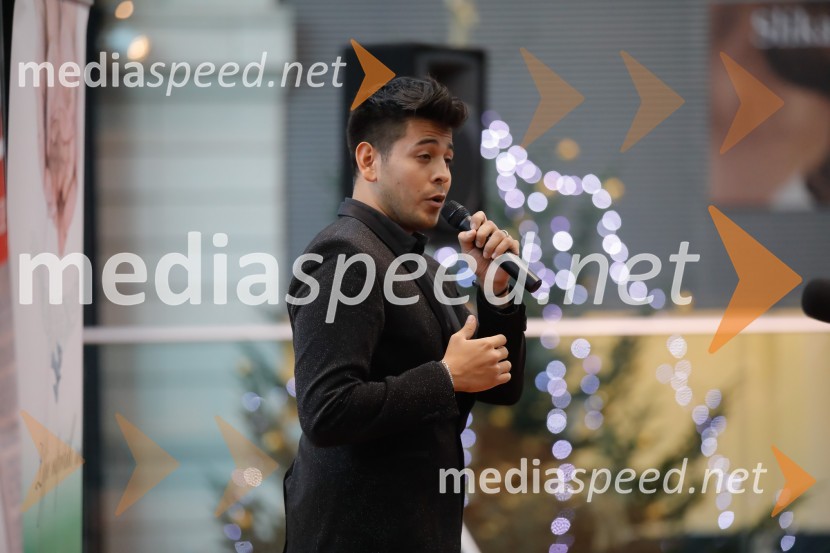   Isaac Palma, pevecLjudje odprtih rok leta 2018