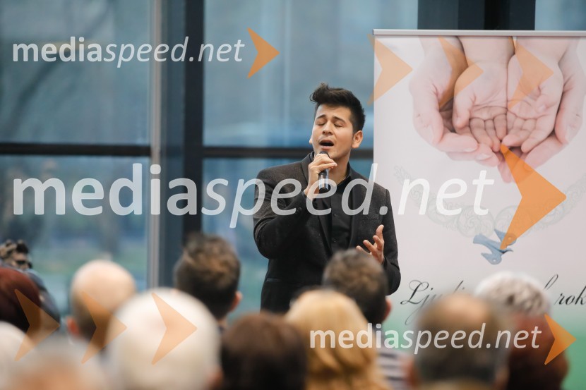   Isaac Palma, pevecLjudje odprtih rok leta 2018