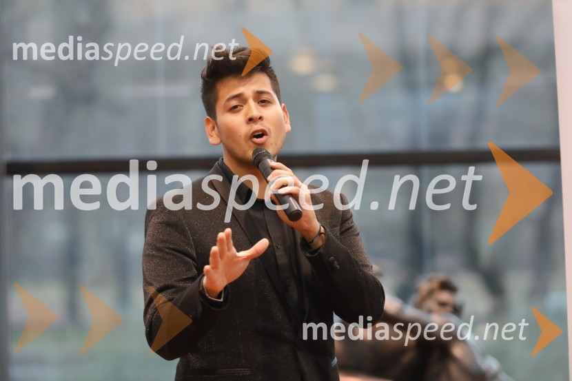   Isaac Palma, pevecLjudje odprtih rok leta 2018