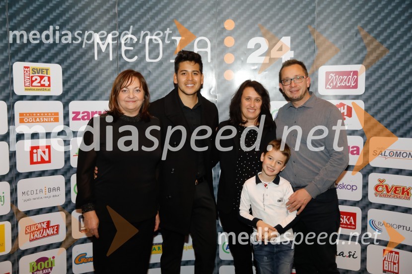  Marta Krpič, urednica Ženske;   Isaac Palma, pevec;  ... ;  ... ;  ... Ljudje odprtih rok leta 2018