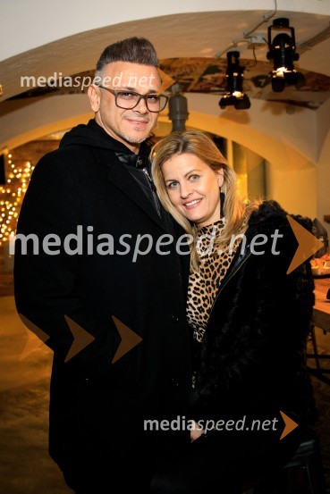  Samuel Lucas, glasbenik;  Petra Grosman, vodja poslovne pisarne in protokola v upravi družbe BTCDruženje hišnih glasbenikov založbe Nika