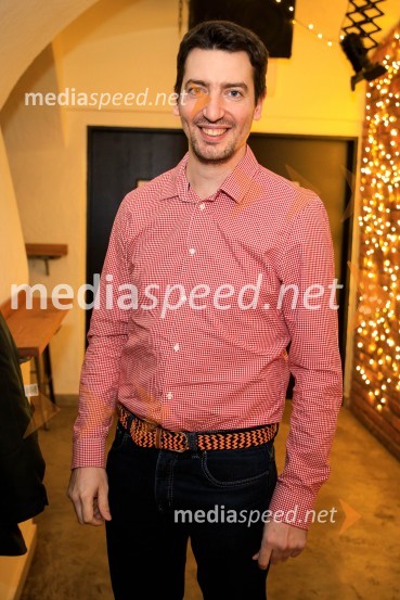  Goran TešićDruženje hišnih glasbenikov založbe Nika