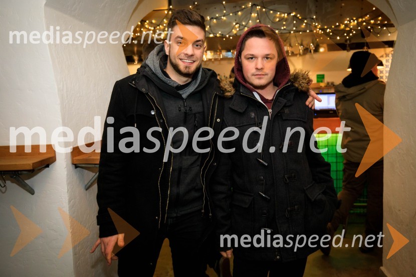  Blaž Horvat , bobni - skupina Imset;  Dejan Macura , klaviature - Skupina ImsetDruženje hišnih glasbenikov založbe Nika