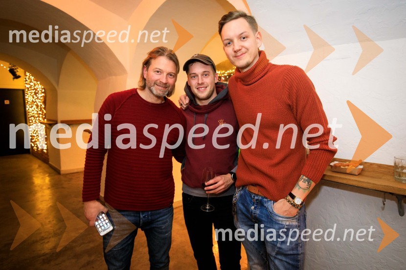  Miha Guštin-Gušti, glasbenik;  ... ;  ... Druženje hišnih glasbenikov založbe Nika