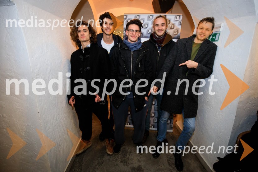  Blaž Kuster, skupina Lumberjack;  David Podgornik, skupina Lumberjack;  Robi Glač, skupina Lumberjack;  Rok Ahačevčič, skupina Lumberjack;  Jaka Novak, skupina LumberjackDruženje hišnih glasbenikov založbe Nika