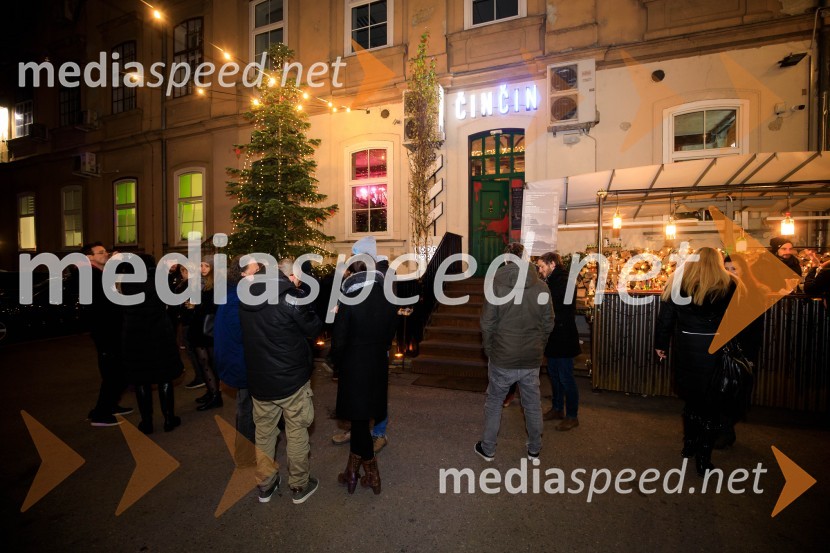 Druženje hišnih glasbenikov založbe NikaDruženje hišnih glasbenikov založbe Nika
