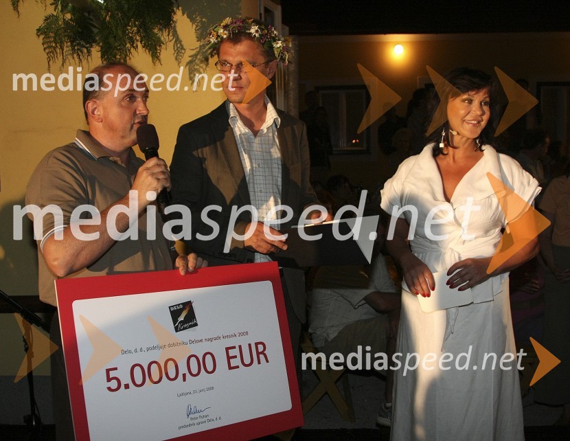 Peter Puhan, predsednik uprave Delo d.d., Štefan Kardoš, dobitnik nagrade kresnik za roman Rizling polka in Miša MolkPodelitev nagrad kresnik 2008