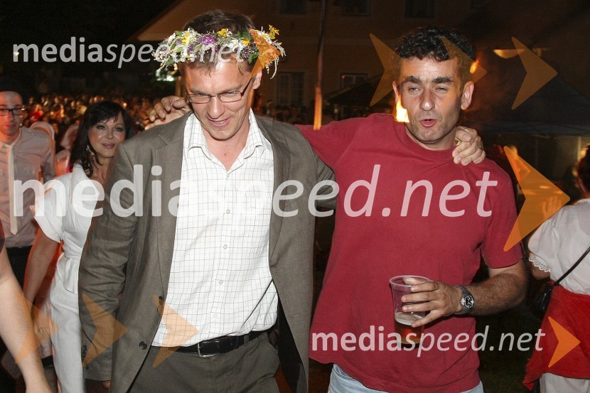 Štefan Kardoš, dobitnik nagrade kresnik za roman Rizling polka in Orlando Uršič, direktor Študentske založbe LiteraPodelitev nagrad kresnik 2008