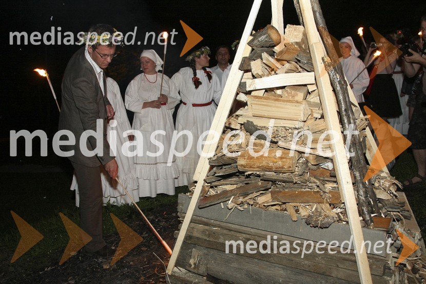 Štefan Kardoš, dobitnik nagrade kresnik za roman Rizling polka med prižiganjem kresaPodelitev nagrad kresnik 2008