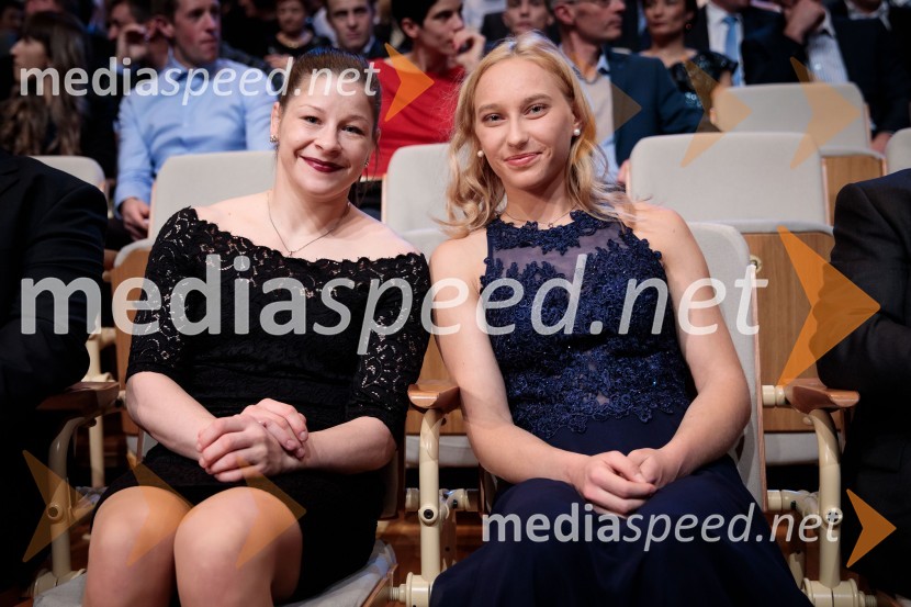  Tina Trstenjak, judoistka;  Janja Garnbret, slovenska športna plezalkaLuka Dončić in Janja Garnbret športnika leta 2018