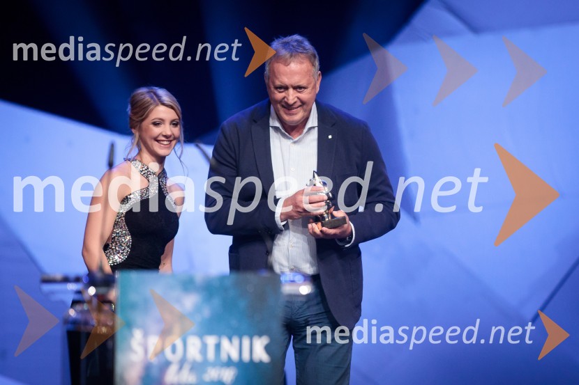  ... ;  Zmago Sagadin, košarkarski trenerLuka Dončić in Janja Garnbret športnika leta 2018