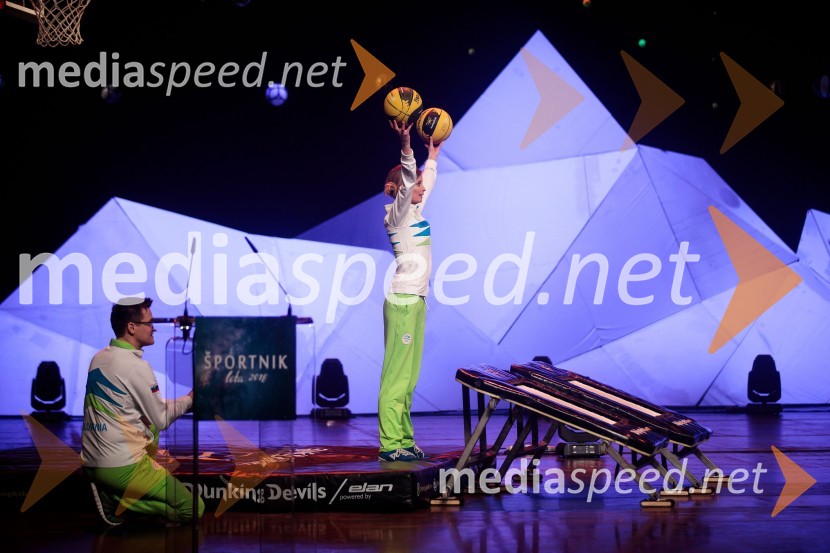  Saša  Jerković, novinar;  Ajda Smrekar, igralkaLuka Dončić in Janja Garnbret športnika leta 2018