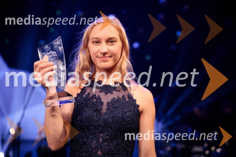  Janja Garnbret, slovenska športna plezalkaLuka Dončić in Janja Garnbret športnika leta 2018