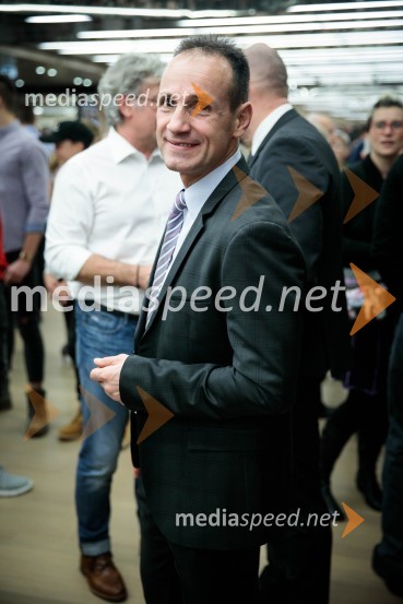  Tomaž Barada, taekwondoist in kickbokser, podpredsednik Olimpijskega komiteja SlovenijeLuka Dončić in Janja Garnbret športnika leta 2018