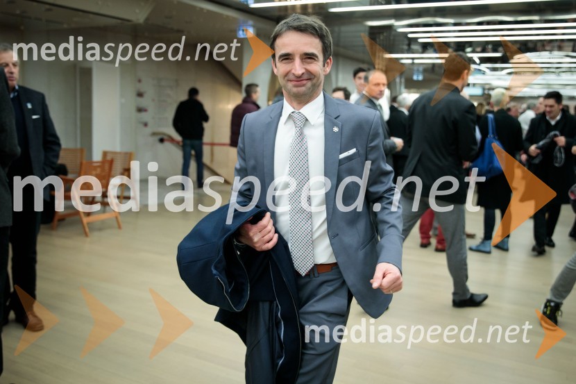 dr. Franci Petek, nekdanji smučarski skakalec in direktor SZSLuka Dončić in Janja Garnbret športnika leta 2018