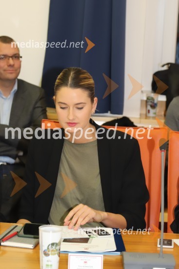  Tina Komočar, mestna svetnica MOM, Arsenovič za MariborKonstitutivna seja Mestnega sveta MO Maribor