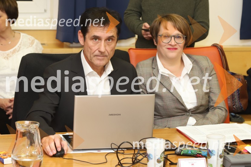  Stojan  Auer, mestni svetnik MOM, LPR - Lista za pravičnost in razvoj;  Lidija Divjak Mirnik, poslanka DZ Republike Slovenije, mestna svetnica MOM, Lista Lidije Divjak Mirnik – Lista za pravičnost in razvojKonstitutivna seja Mestnega sveta MO Maribor