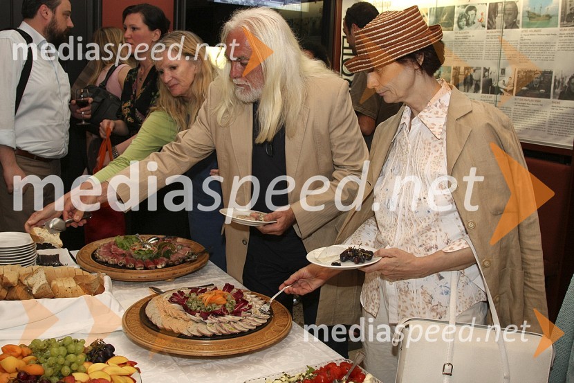 Zoran Hochstätter, direktor fotografije in predsednik Zveze filmskih snemalcev Slovenije s spremljevalko in Neva Muzič, novinarka Radia SlovenijaZaključek festivala evropskega filma Euroteka