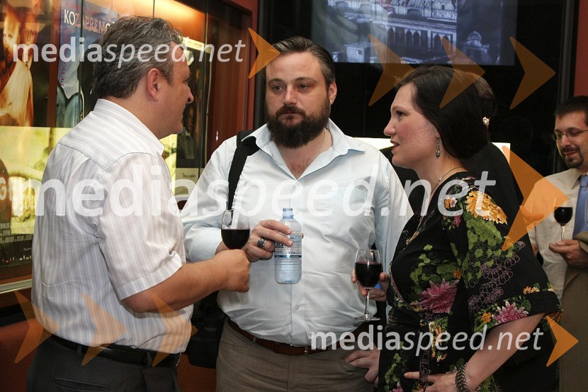 Gregor Pajič, direktor Viba film, Zoran Arizanovič, tehnični vodja Viba film s spremljevalkoZaključek festivala evropskega filma Euroteka