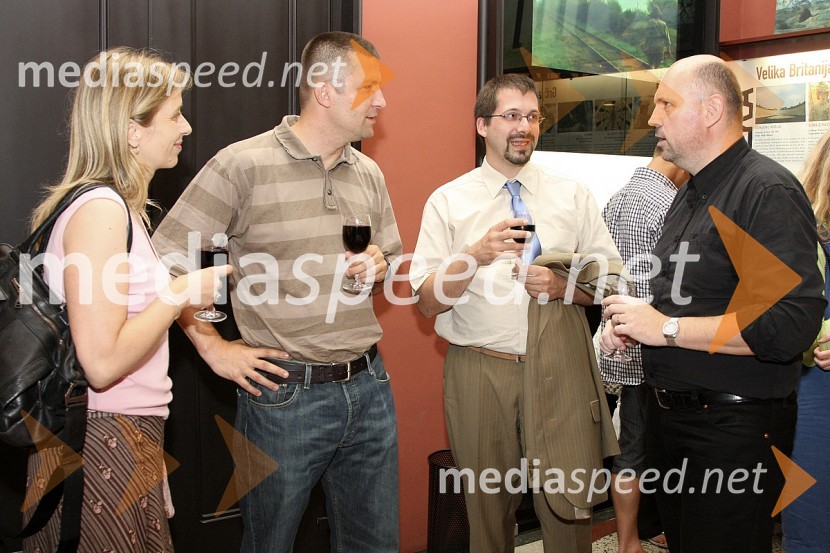Žena Sama Ruglja, Samo Rugelj, diretkor založbe Umco, Boštjan Miha Jambrek, vodja programskega oddelka Slovenke kinoteke in Mitja Reichenberg, pianist in skladatelj
Zaključek festivala evropskega filma Euroteka