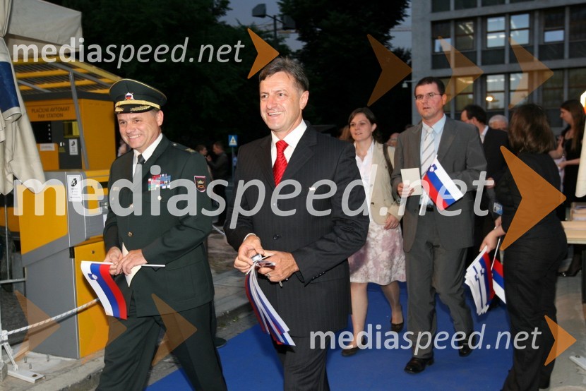 ... in Anton Krkovič, nekdanji poveljnik specialne brigade MorisProslava ob Dnevu državnosti 2008