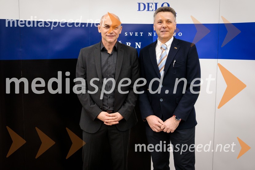 asist. dr. Vojko Didanovič, specialist otorinolaringologije in maksilofacialne kirurgije; prof. dr. Uroš Ahčan, specialist plastične kirurgijeDelo 60 let