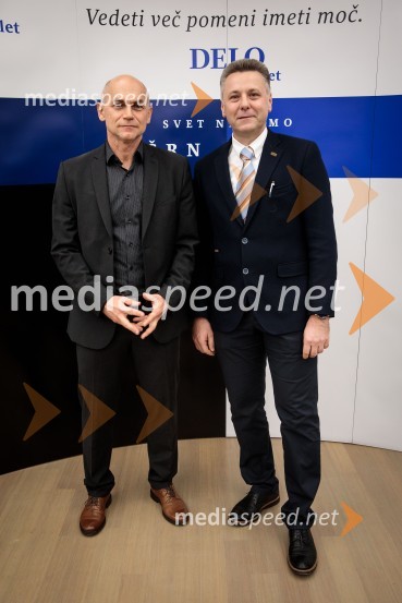 asist. dr. Vojko Didanovič, specialist otorinolaringologije in maksilofacialne kirurgije; prof. dr. Uroš Ahčan, specialist plastične kirurgijeDelo 60 let