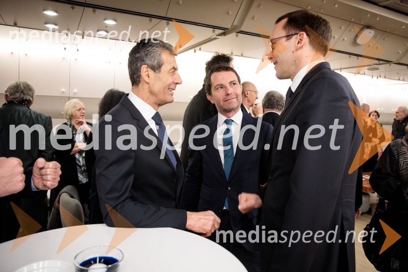  Stojan Petrič, predsednik uprave družbe FMR;  Tomaž Orešič, podpredsednik skupine Resalta;  Rasto Oderlap, direktor, podjetje Autocommerce d.o.o.Delo 60 let