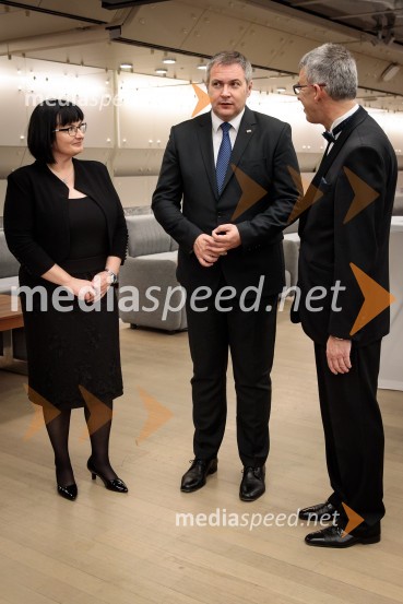  Nataša  Luša, direktorica družbe Delo d.o.o.;  Dejan Židan, predsednik Državnega zbora Republike Slovenije;  Andrej  Kren, glavni direktor družbe Delo d.o.o.Delo 60 let