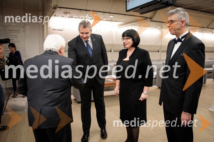  Milan Kučan, nekdanji predsednik Republike Slovenije;  Dejan Židan, predsednik Državnega zbora Republike Slovenije;  Nataša  Luša, direktorica družbe Delo d.o.o.;  Andrej  Kren, glavni direktor družbe Delo d.o.o.Delo 60 let
